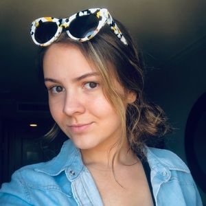 Meet your Posher, Becca